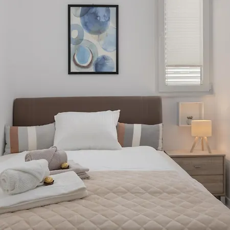 Sky, Free Private Parking Makarska