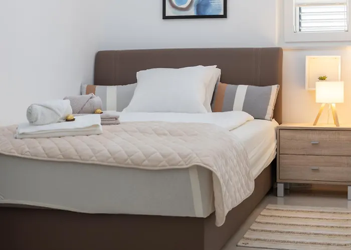 Sky, Free Private Parking Makarska