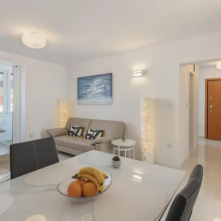 Daire Sky, Free Private Parking Makarska