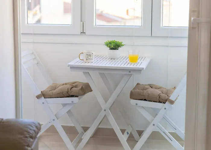 Sky, Free Private Parking