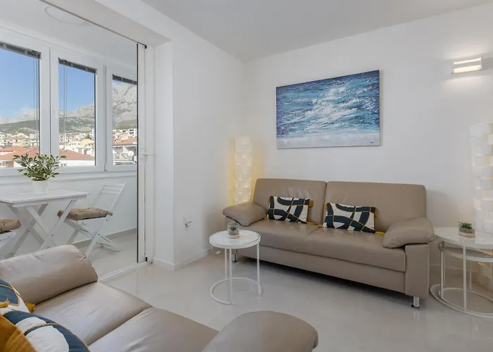 Sky, Free Private Parking Apartment *