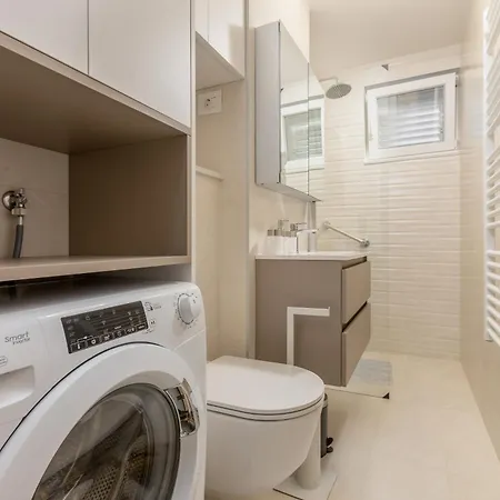 Sky, Free Private Parking *